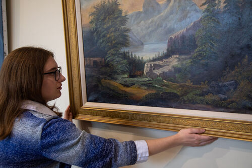 jessa-barton-24-is-finding-the-stories-behind-the-art-of-ec