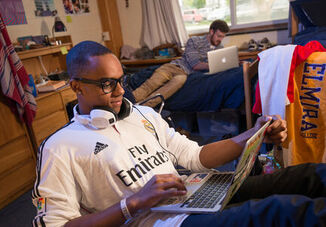 Move-In Monday: Reaching-Out and Getting to Know Your Roommate