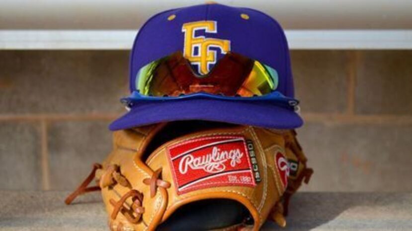 Baseball Team to Host Winter Clinic