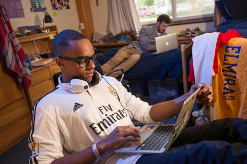 Move-In Monday: Reaching-Out and Getting to Know Your Roommate