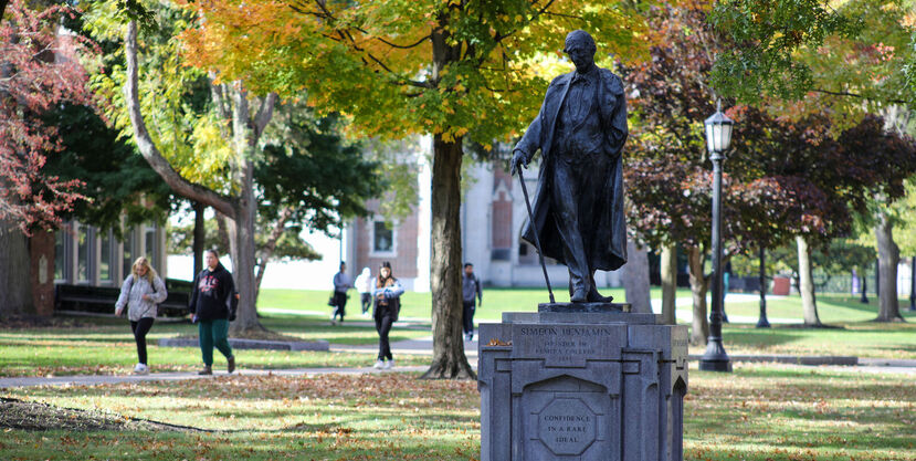New EC–Syracuse Program Opens Door to Graduate Engineering Degrees