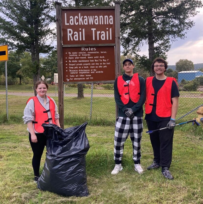 Elmira College Environmental Club Receives Volunteer Award