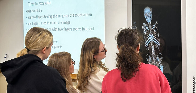 Anatomage Table Gives History Students A Detailed View Of Ancient Artifacts